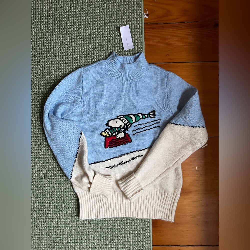 American Eagle mock turtleneck Snoopy Woodstock sledding, women xs, NWT